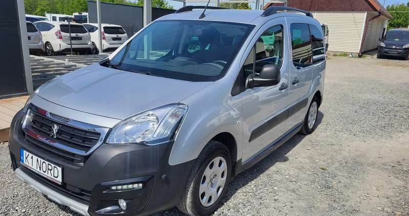 Peugeot Partner cena 59900 przebieg: 51819, rok produkcji 2016 z Dukla małe 379